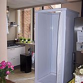 Huur een douche verhuurt en installeert douchecabines die eenvoudig bij u thuis geplaatst kunnen worden.